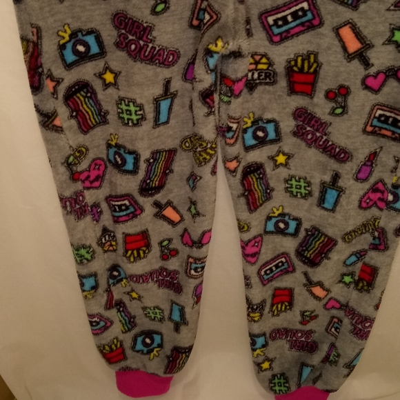 PEACE LOVE & FASHION FUN PRINT ONESIE - Picture 3 of 7